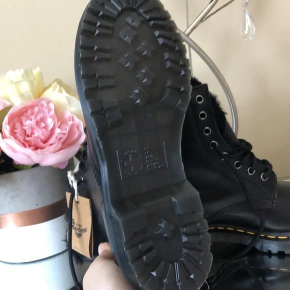 Dr. Marten 1460 WOMEN'S Black EYE FAUX FUR LINED BOOTS - Picture 6 of 10